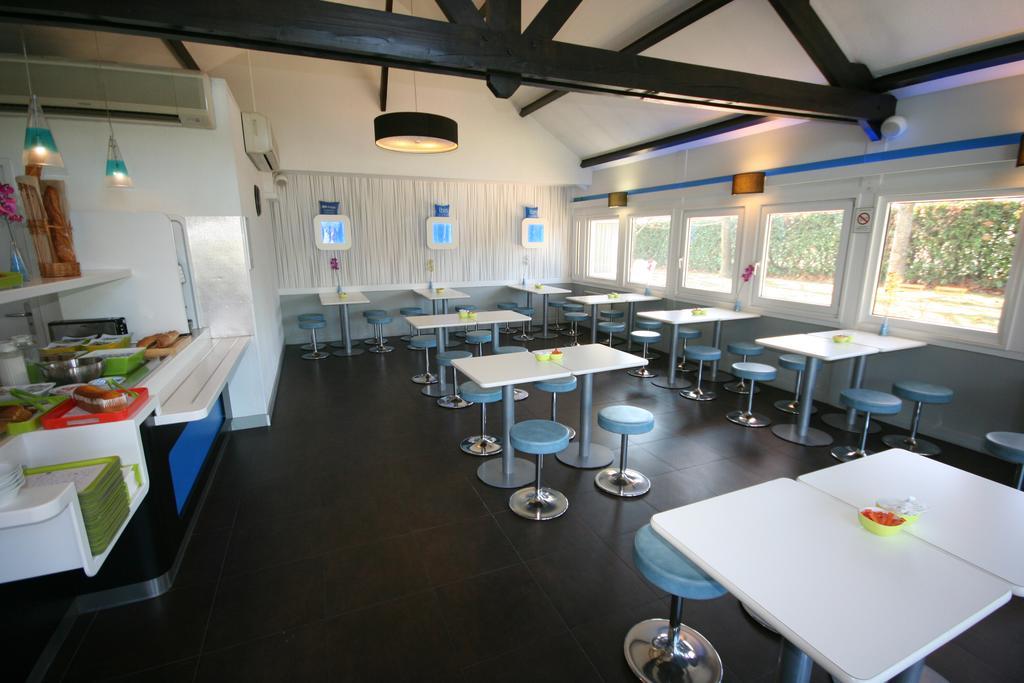 Hotel Ibis Budget Nantes Ouest Atlantis Coueron Couëron Exterior foto